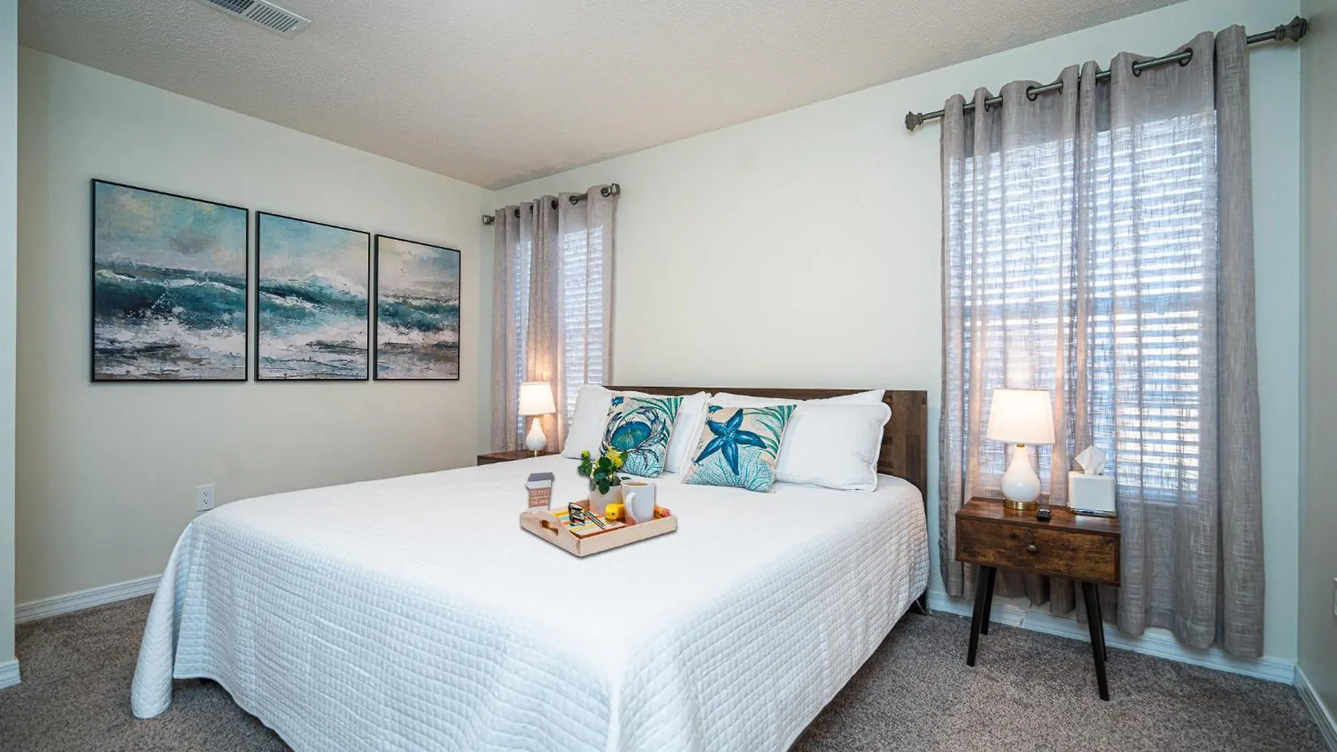 Holiday home Heated Pool And Golf Cart, Walk To Beach! Best Deal!