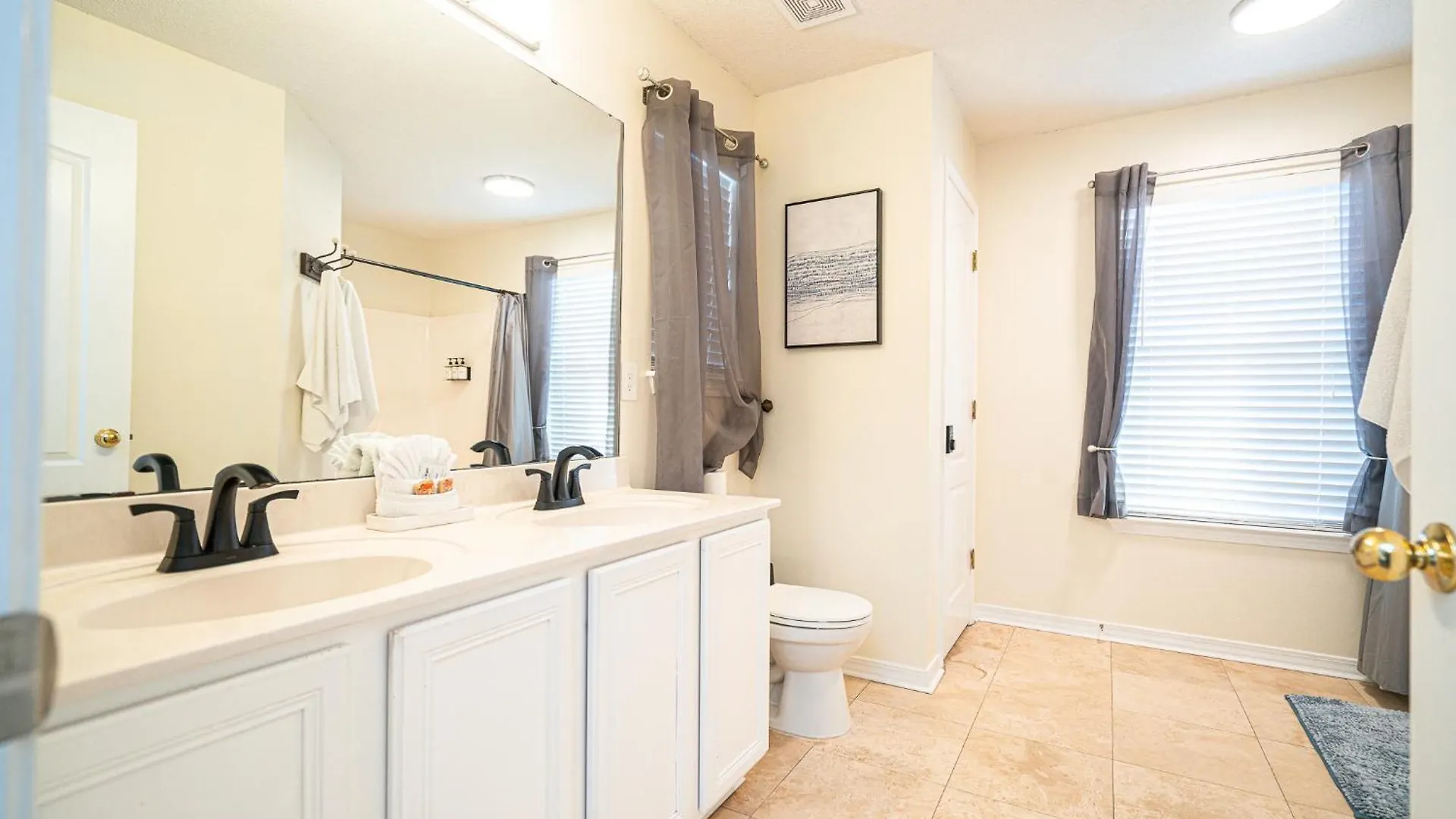 Heated Pool And Golf Cart, Walk To Beach! Best Deal!