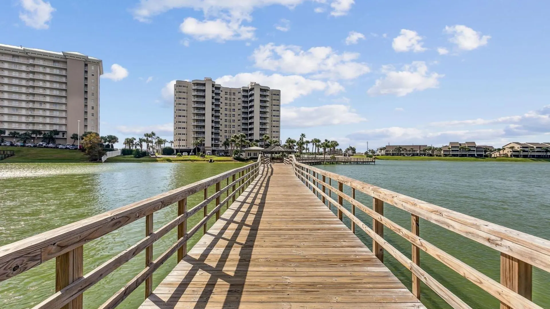 Walk 2 Golf Dining & -sleeps 12 *