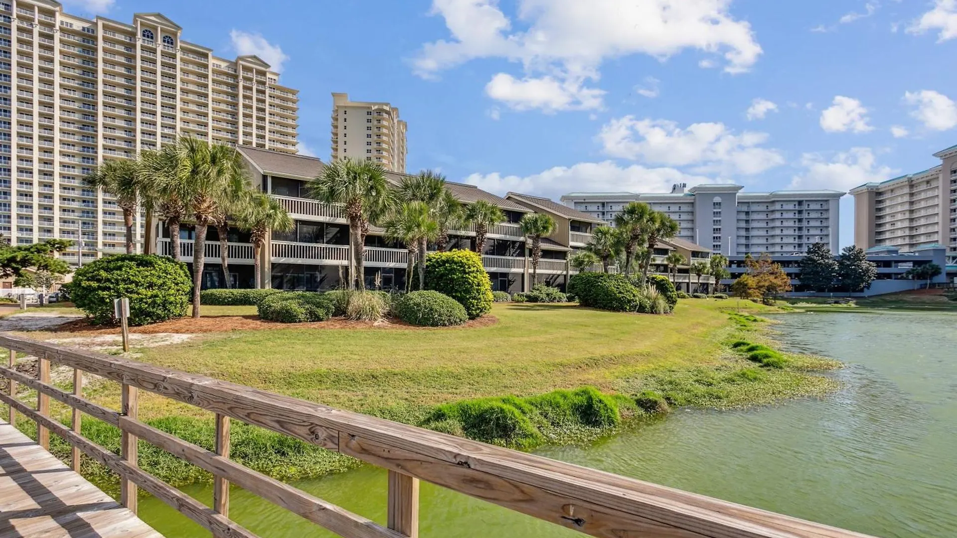 Walk 2 Golf Dining & -sleeps 12 Holiday home Destin