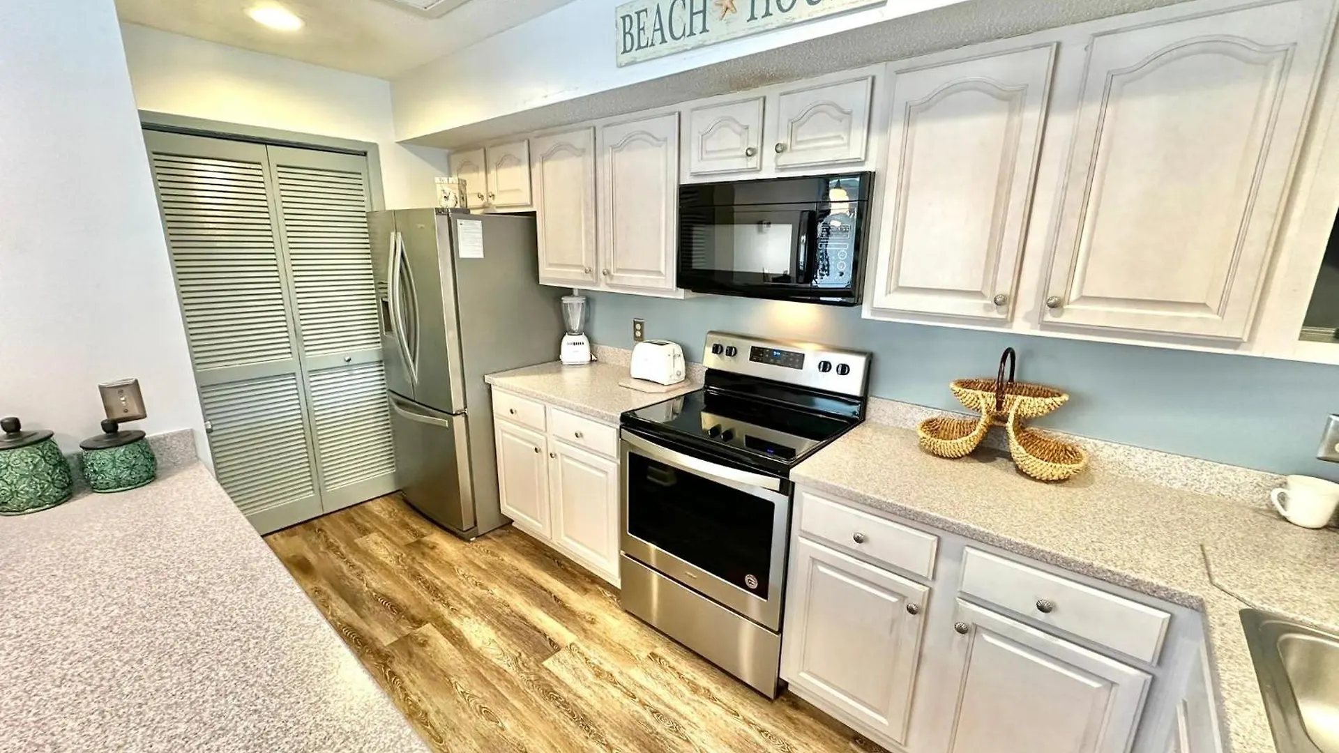 914 Harbour Point *