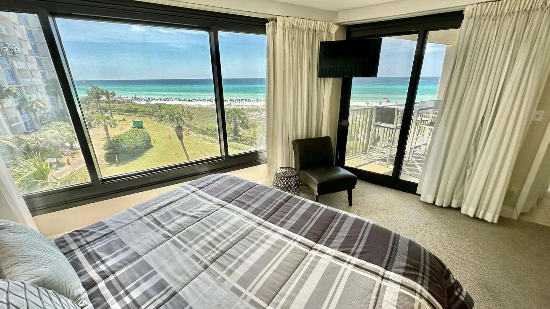 4048 Beachside One Destin