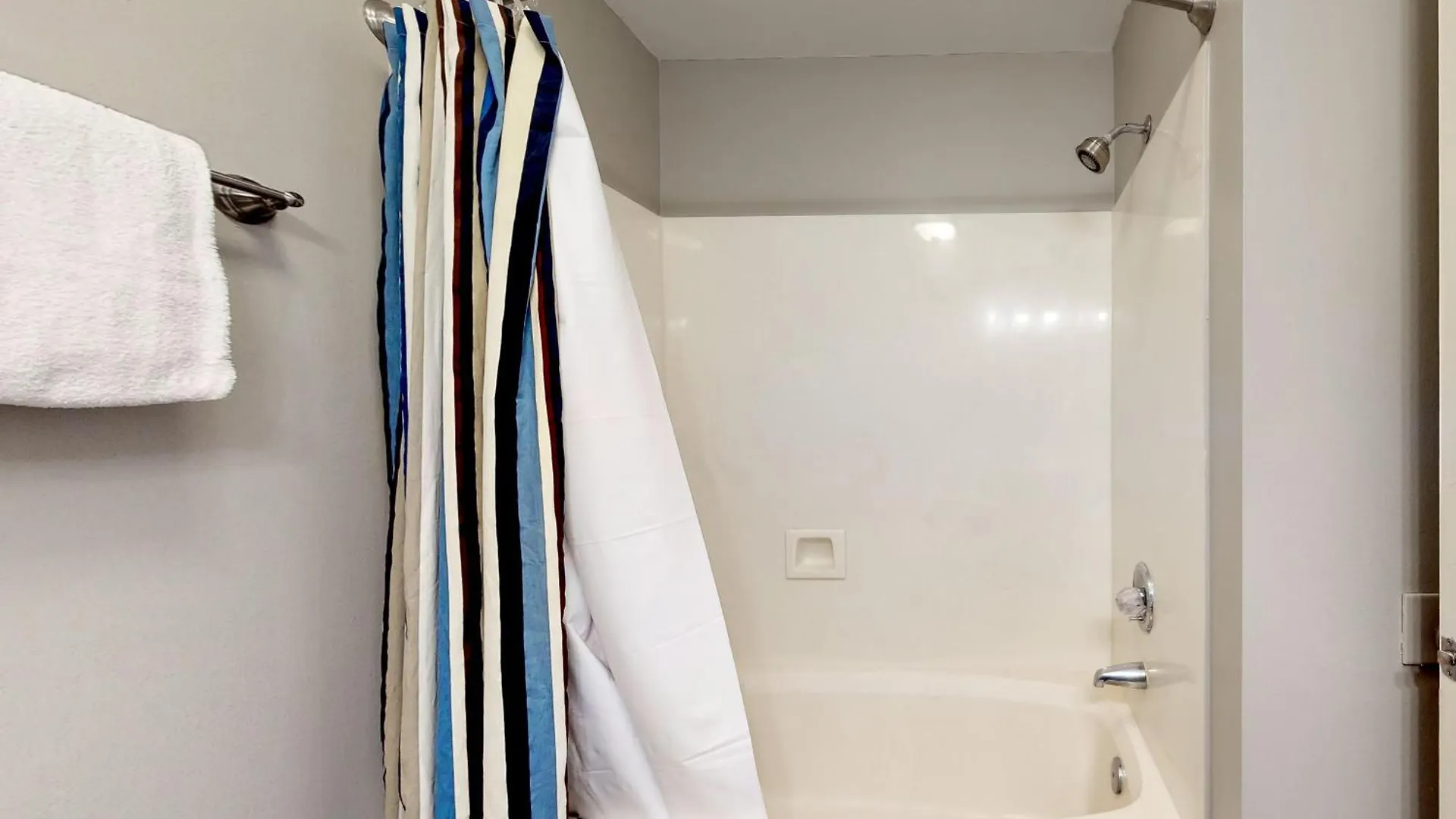 5191 Beachwalk * Destin