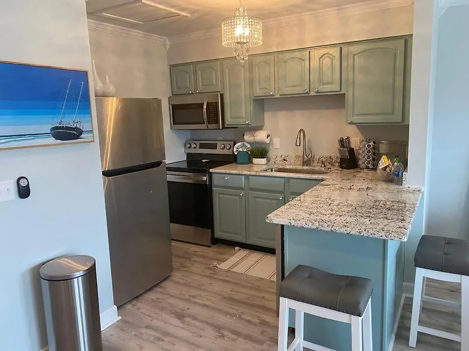 Apartment Bliss! Your Dream On Isle!
