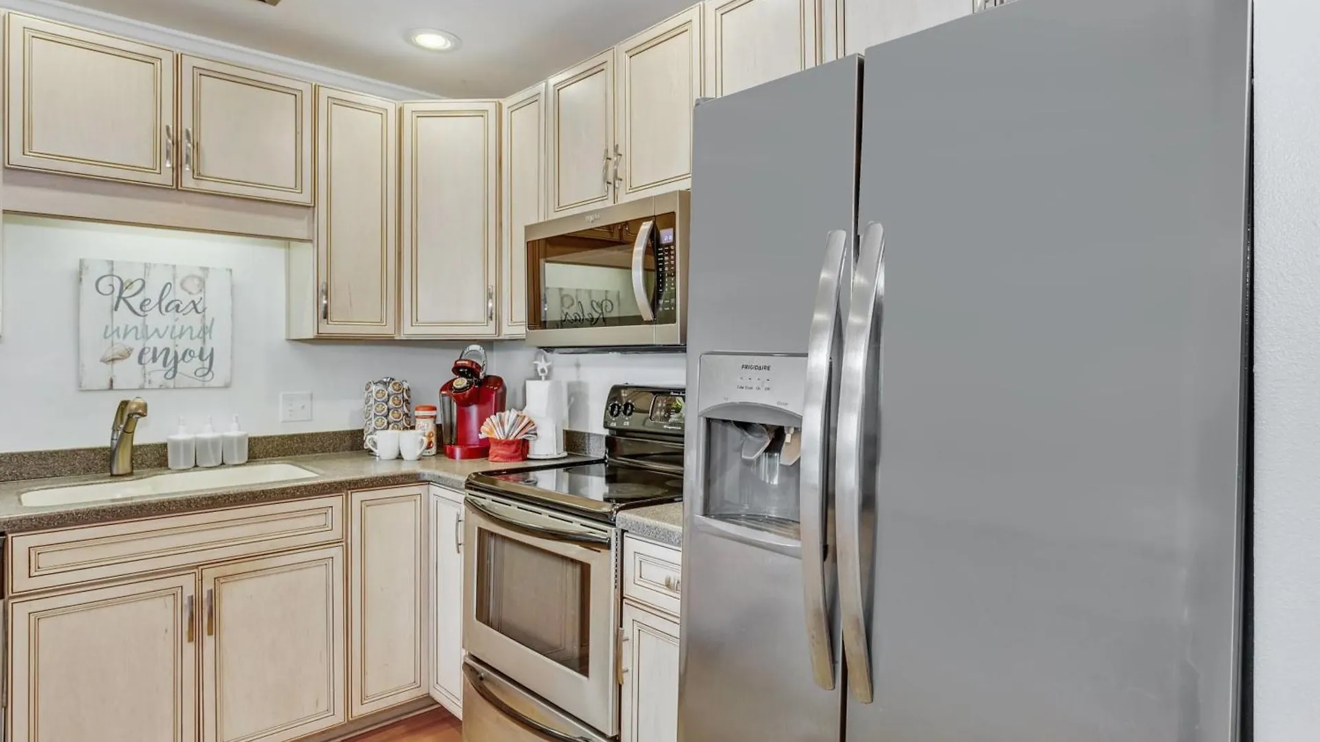 Walk 2 Golf Dining & -sleeps 12 Holiday home Destin