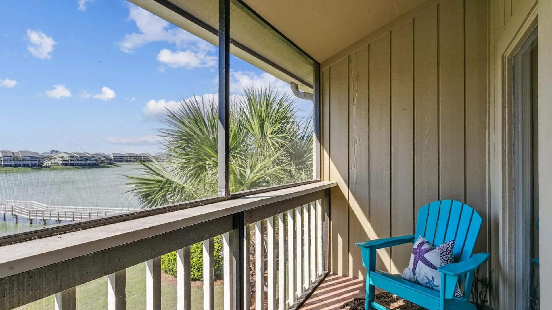 Walk 2 Golf Dining & -sleeps 12 Holiday home