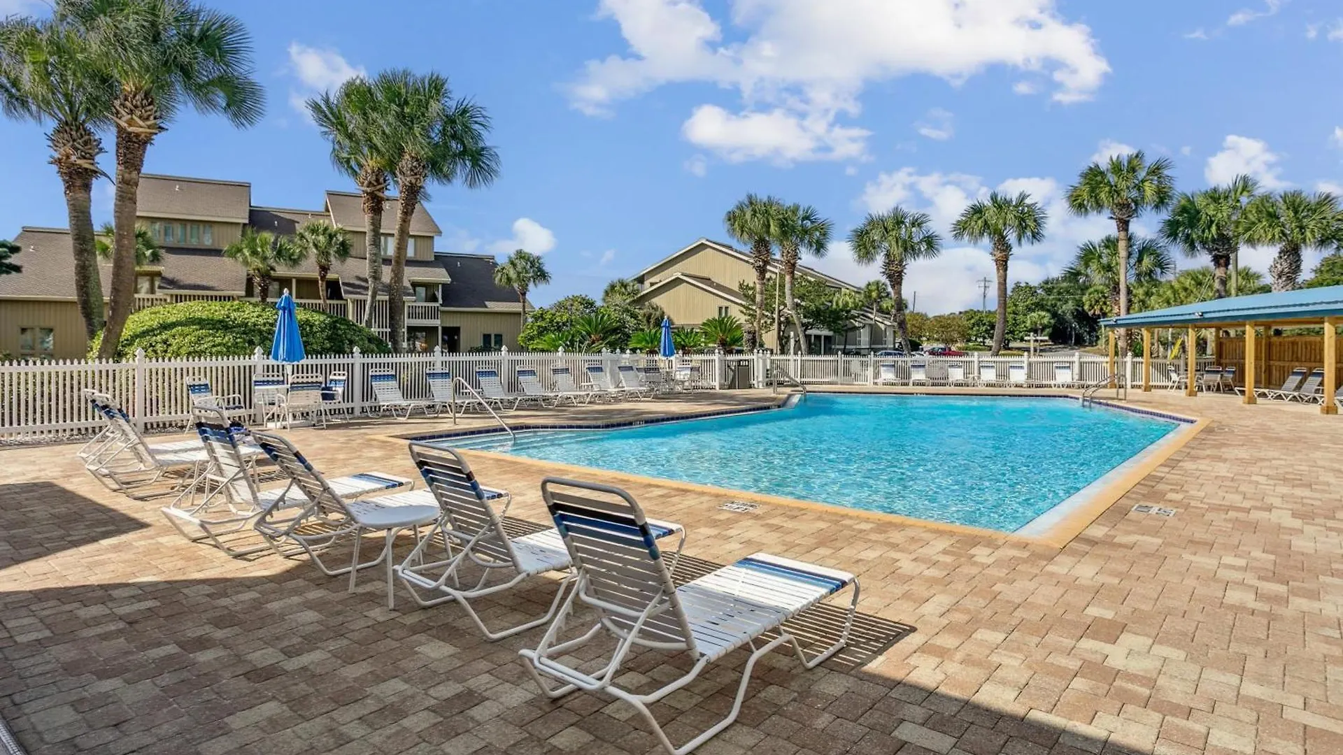 Walk 2 Golf Dining & -sleeps 12 Destin