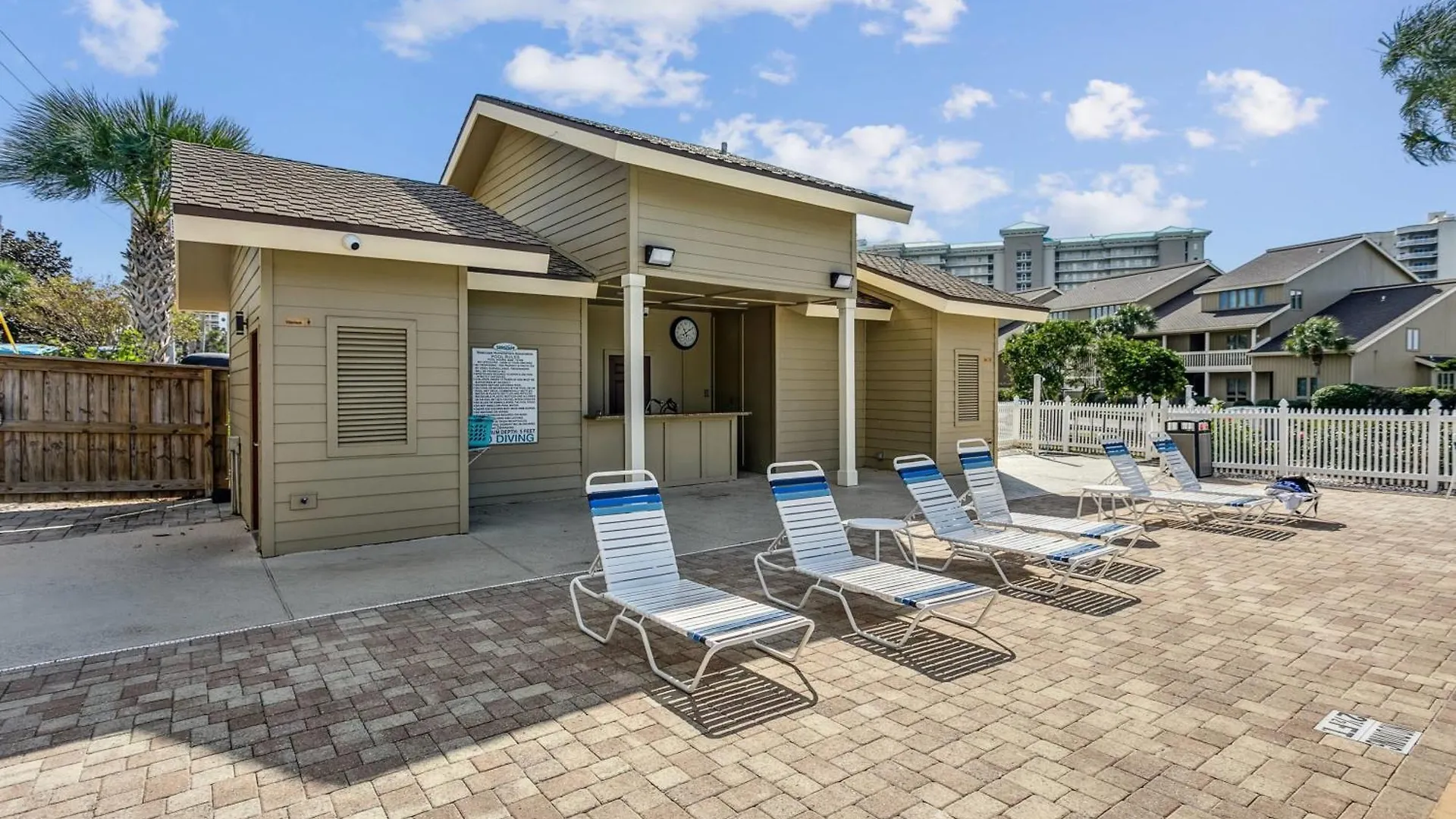 Walk 2 Golf Dining & -sleeps 12 *