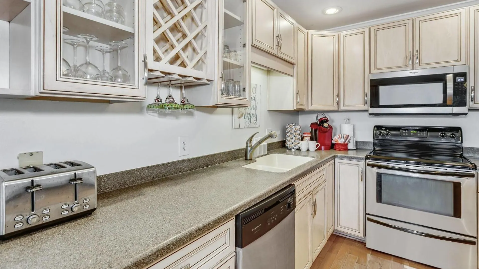 Walk 2 Golf Dining & -sleeps 12 *