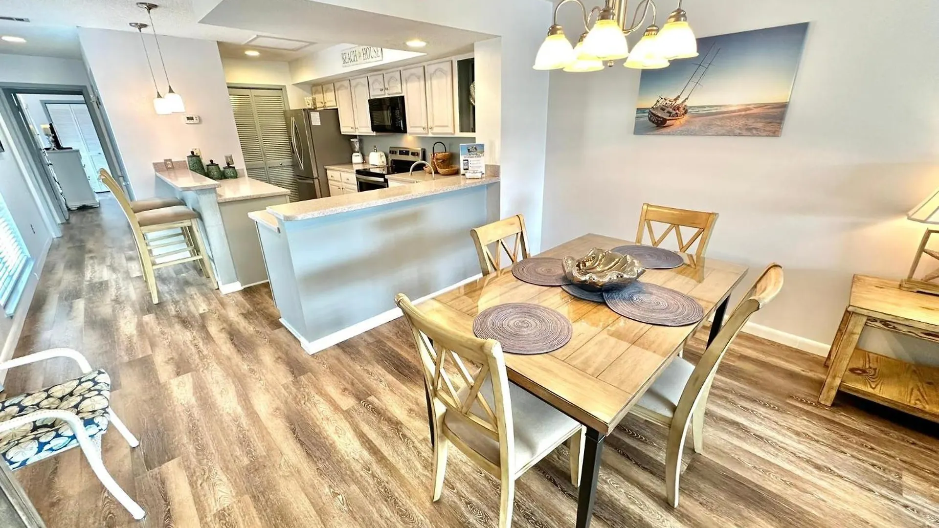 914 Harbour Point *