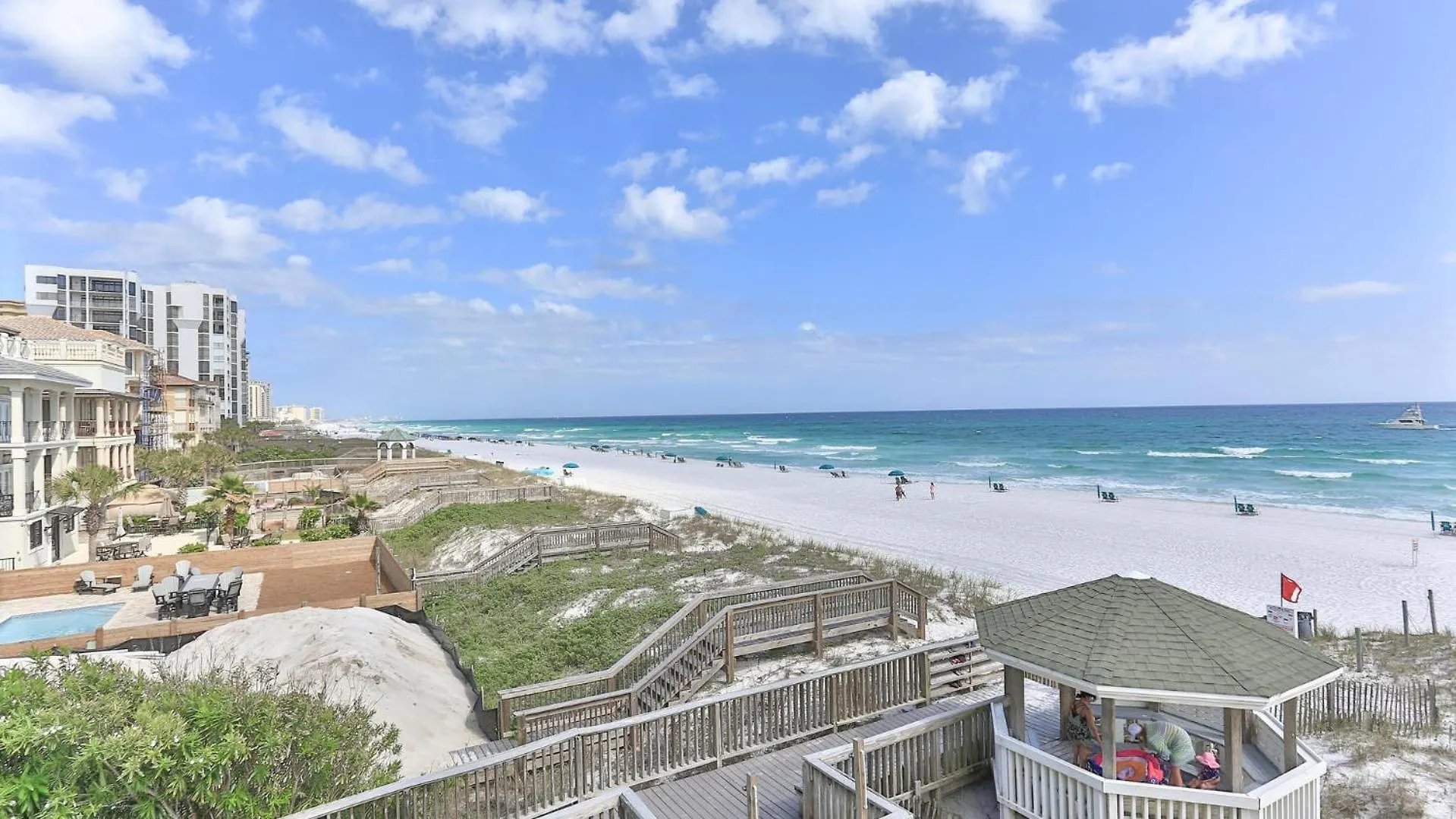 Southbay By The Gulf 132 Is A Completely Renovated 3 Bedroom Front Townhome In Holiday home Destin