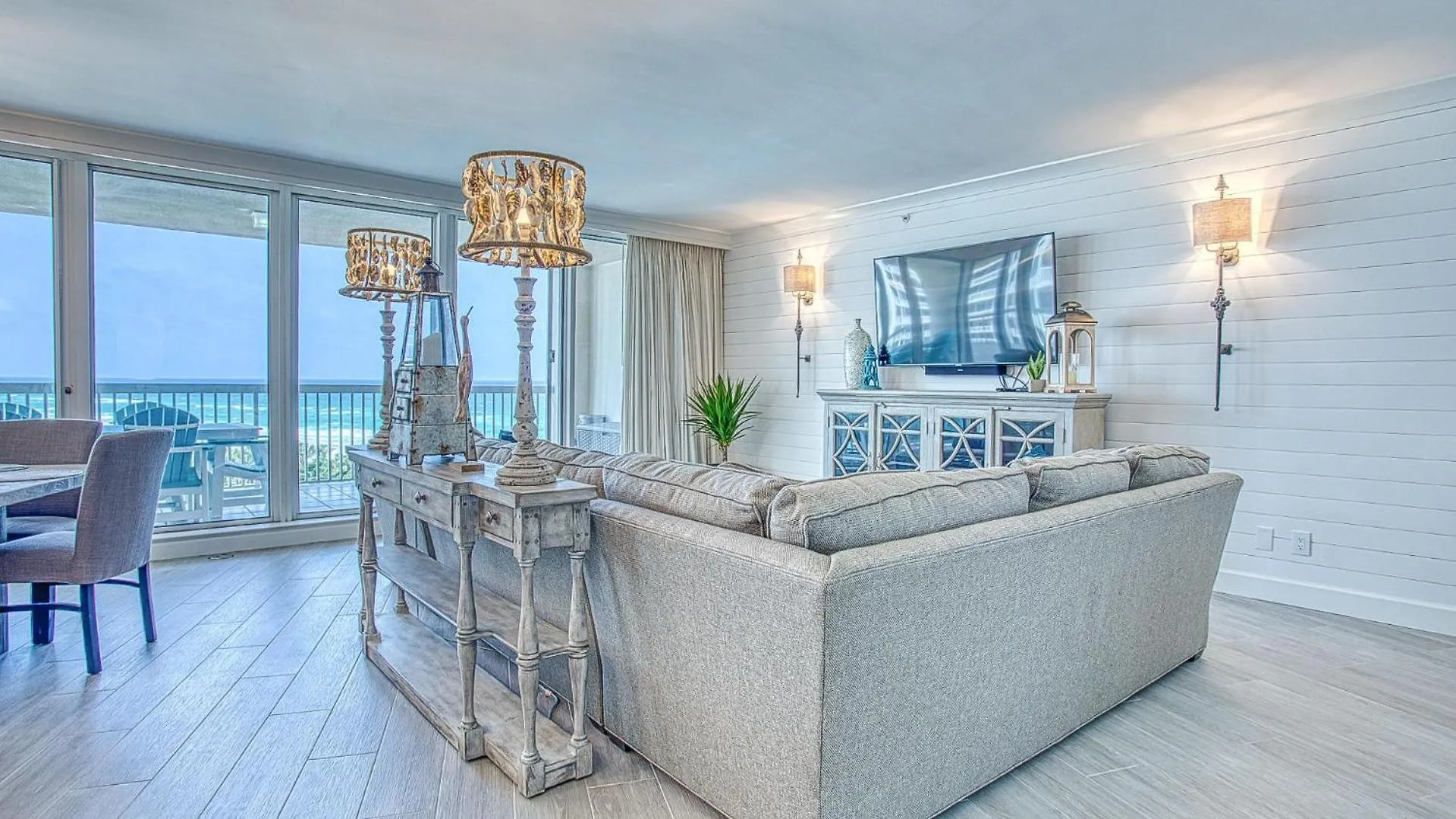 St Maarten 701 A Completely Remodeled Front Holiday home Destin