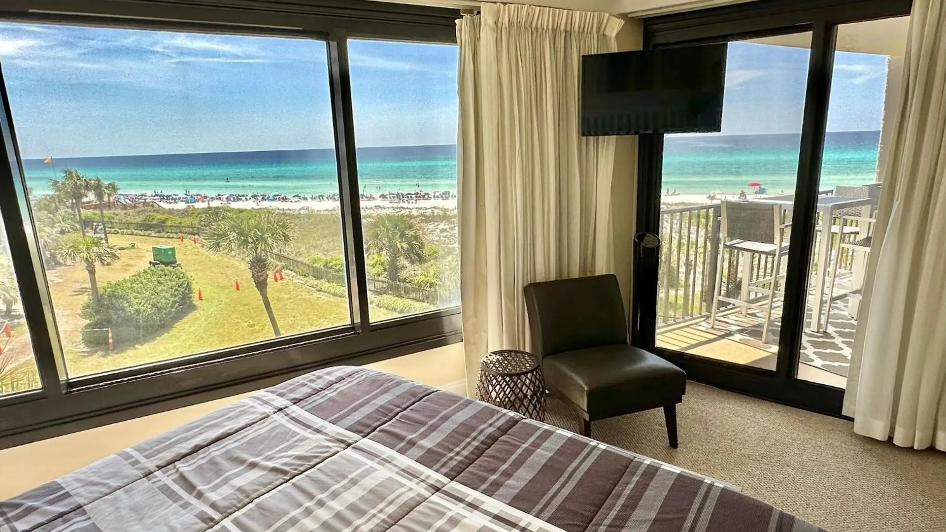 4048 Beachside One Holiday home
