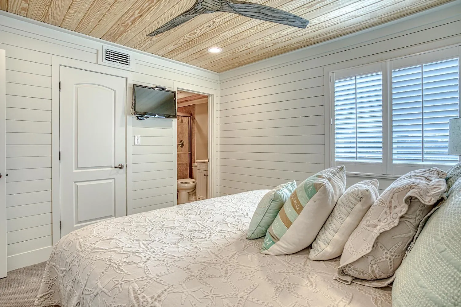 Southbay 101 Completely Remodeled 3 Bedroom Townhome Only 30 Yards From The 度假居