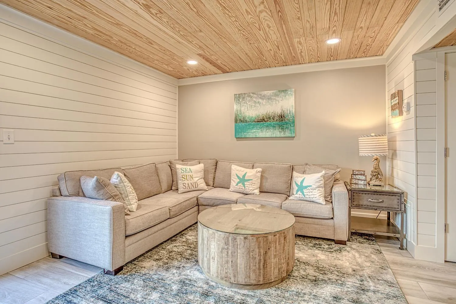 Southbay 101 Completely Remodeled 3 Bedroom Townhome Only 30 Yards From The