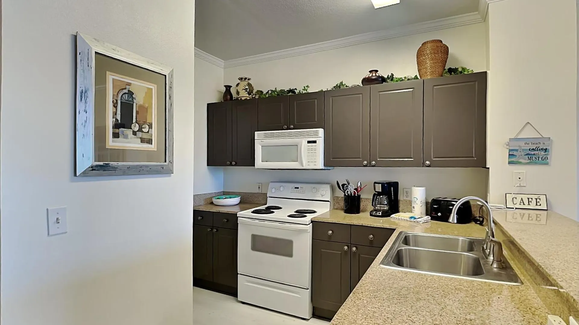 Apartment Emerald Waters 307 *