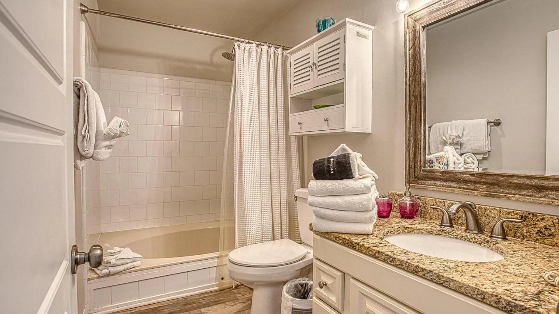 Sandpiper Cove 8239 Newly Remodeled Short Walk To The * Destin