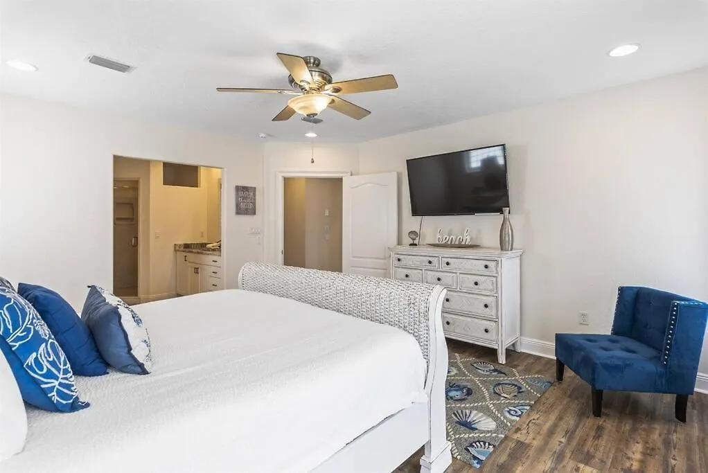 Grateful By The Sea Crystal Shores Holiday home *