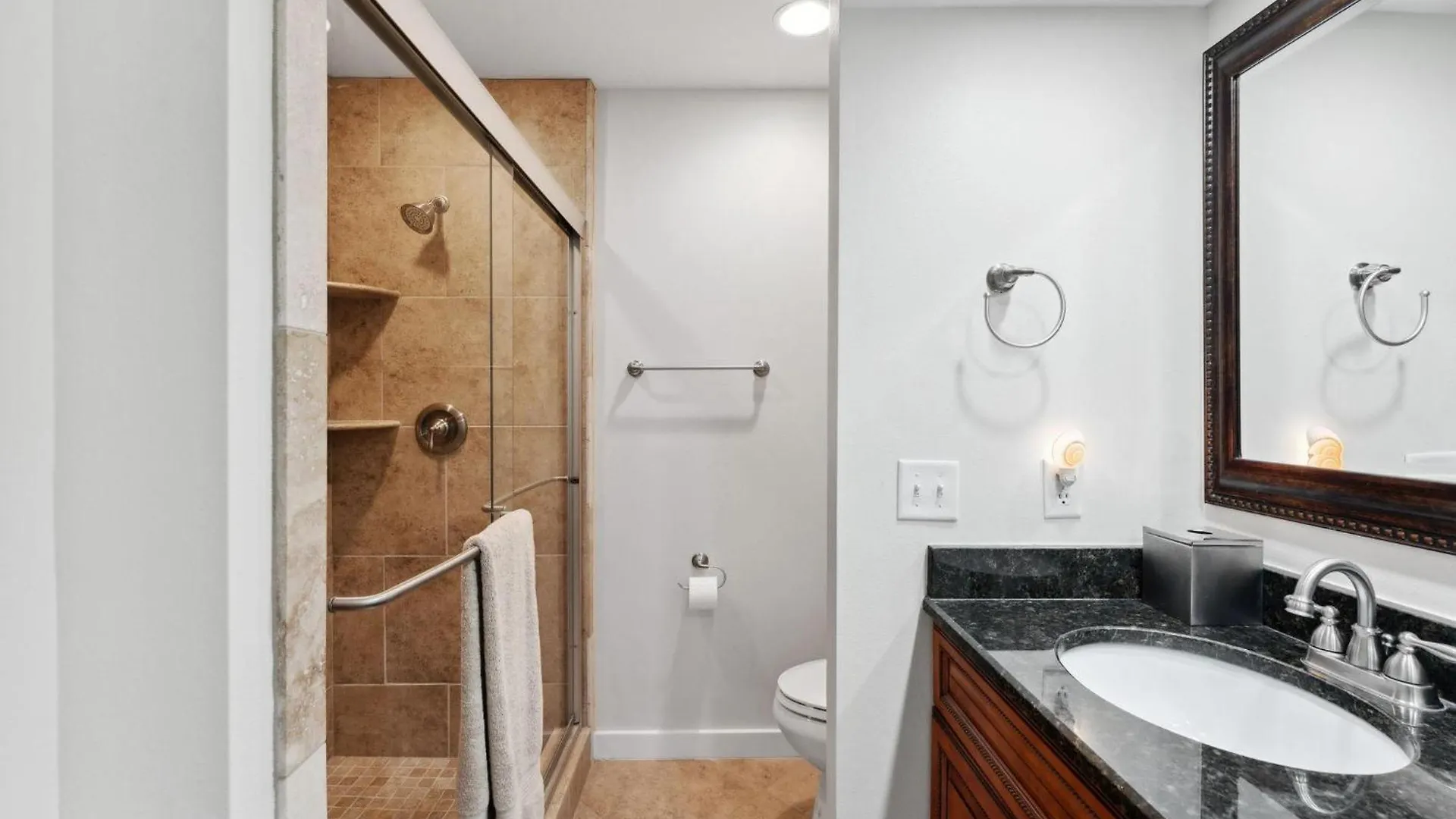 Seascape - 35d Holiday home *