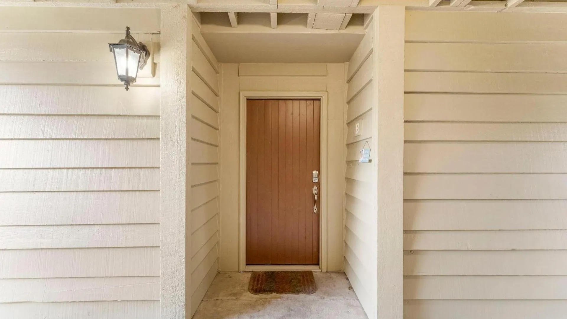 Seascape - 18b Holiday home *