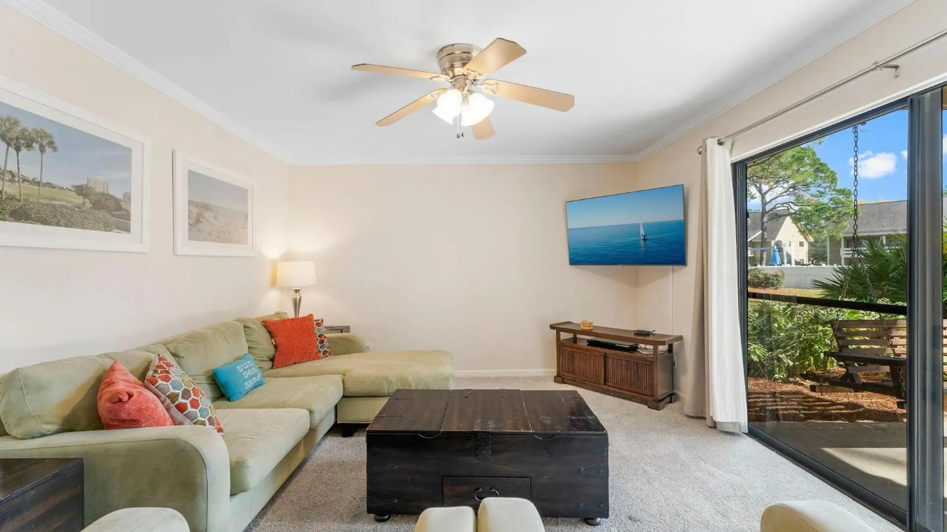 Seascape - 18b Holiday home