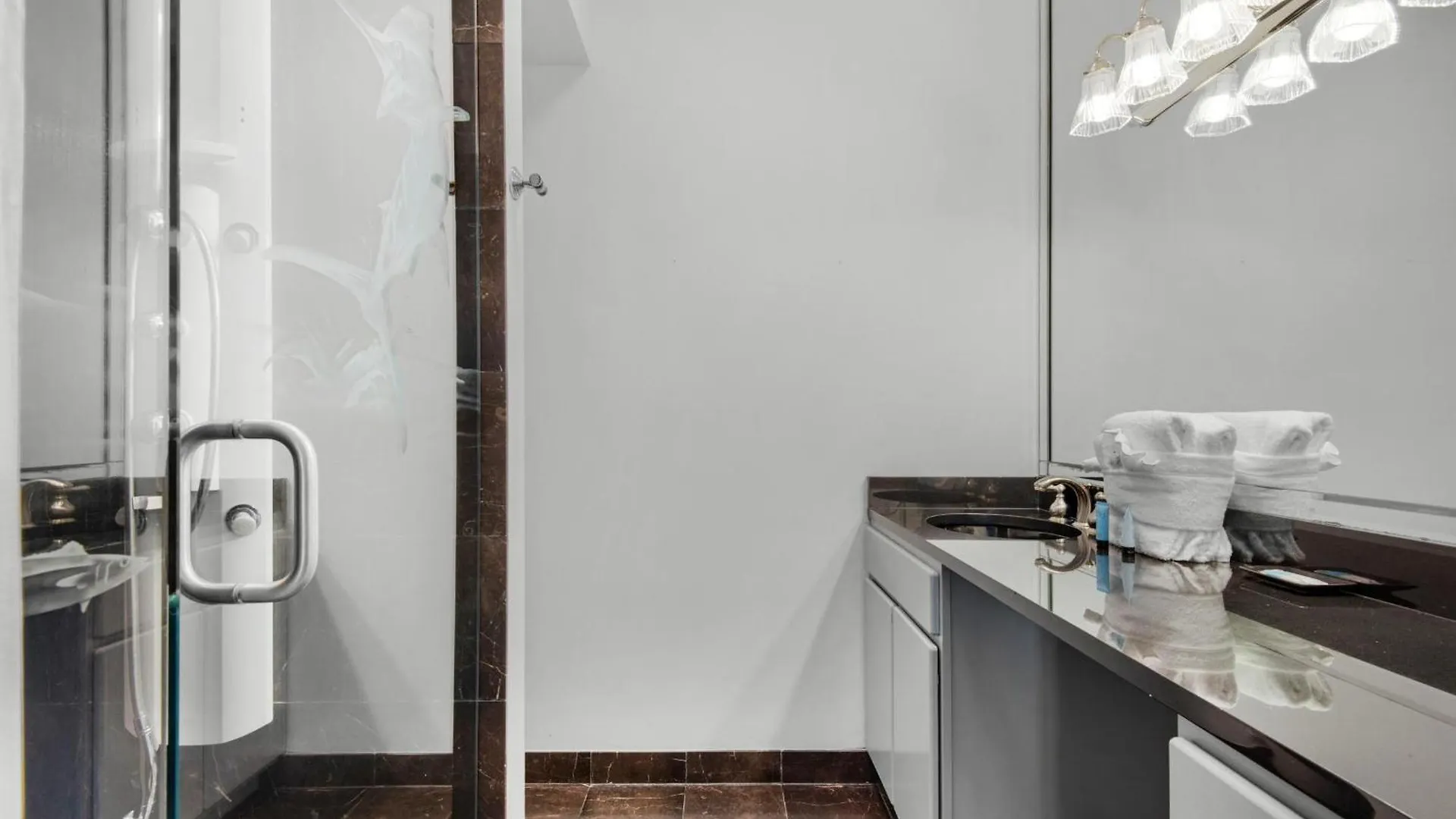 Enclave 702a Holiday home