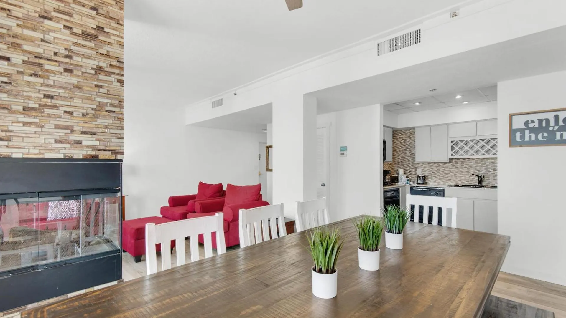 Enclave 702a Holiday home