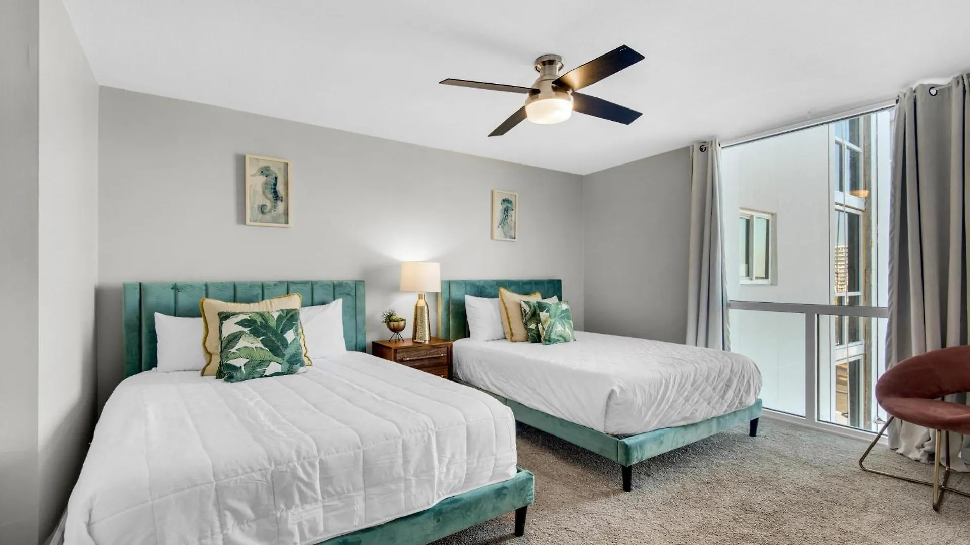 Shoreline Towers 3092 Apartment