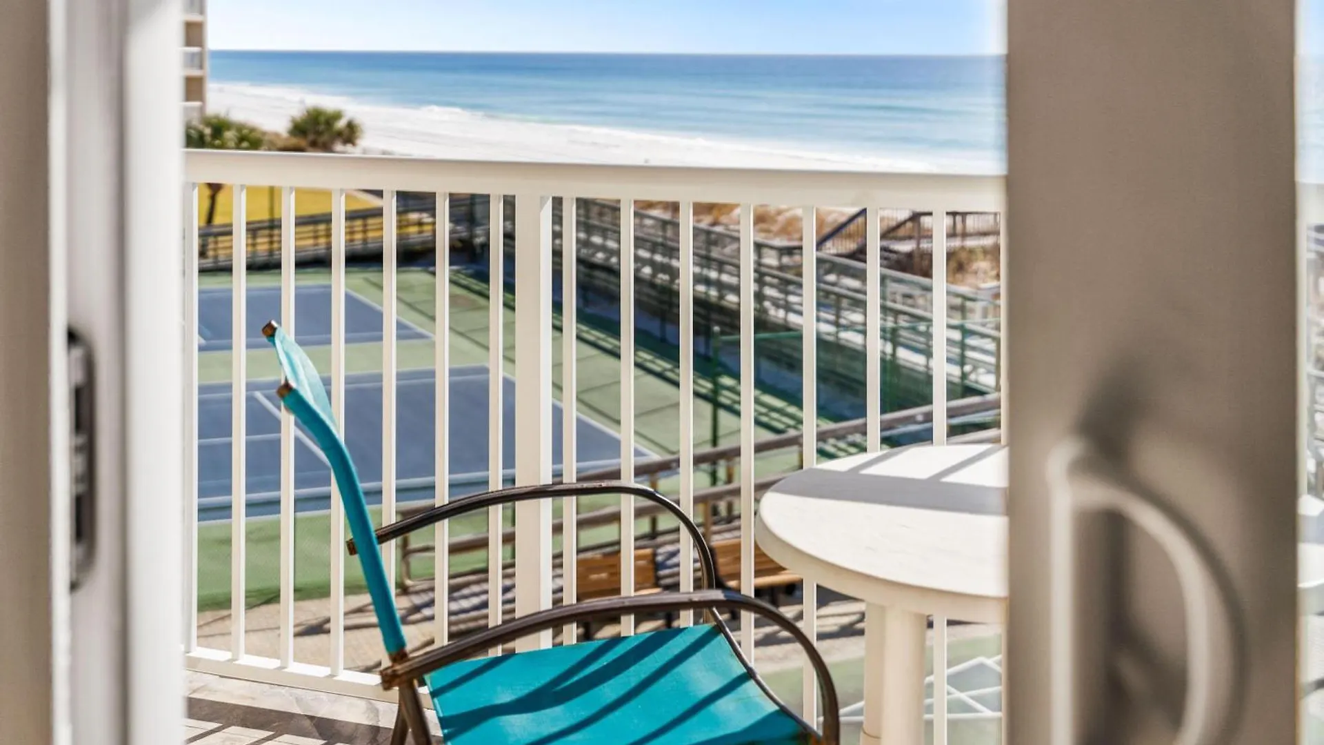 Surf And Racquet Unit 303