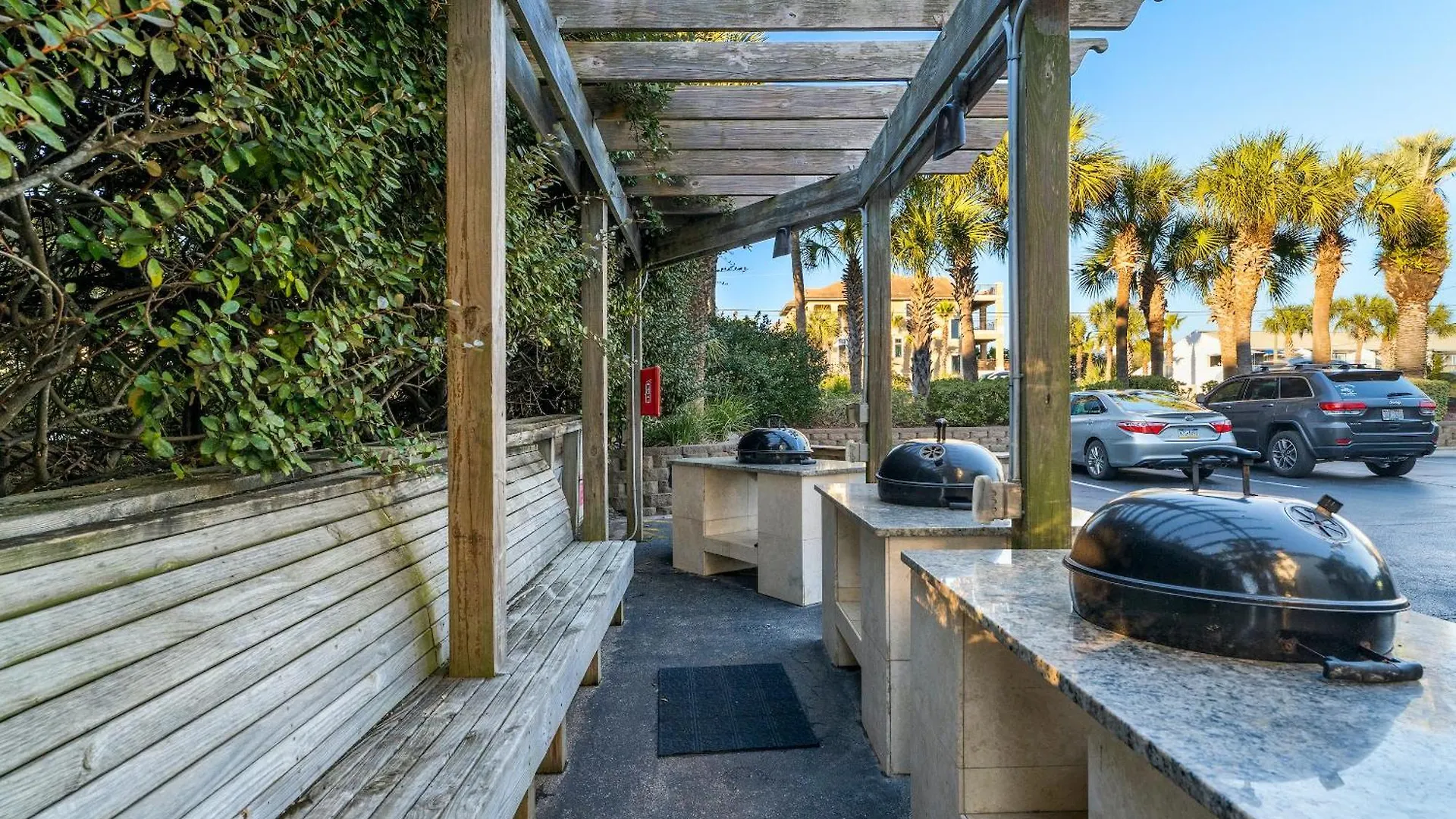 Club By Panhandle Getaways *