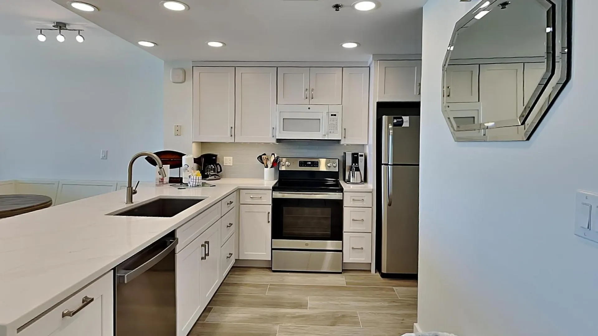 Apartment Sterling Sands #603