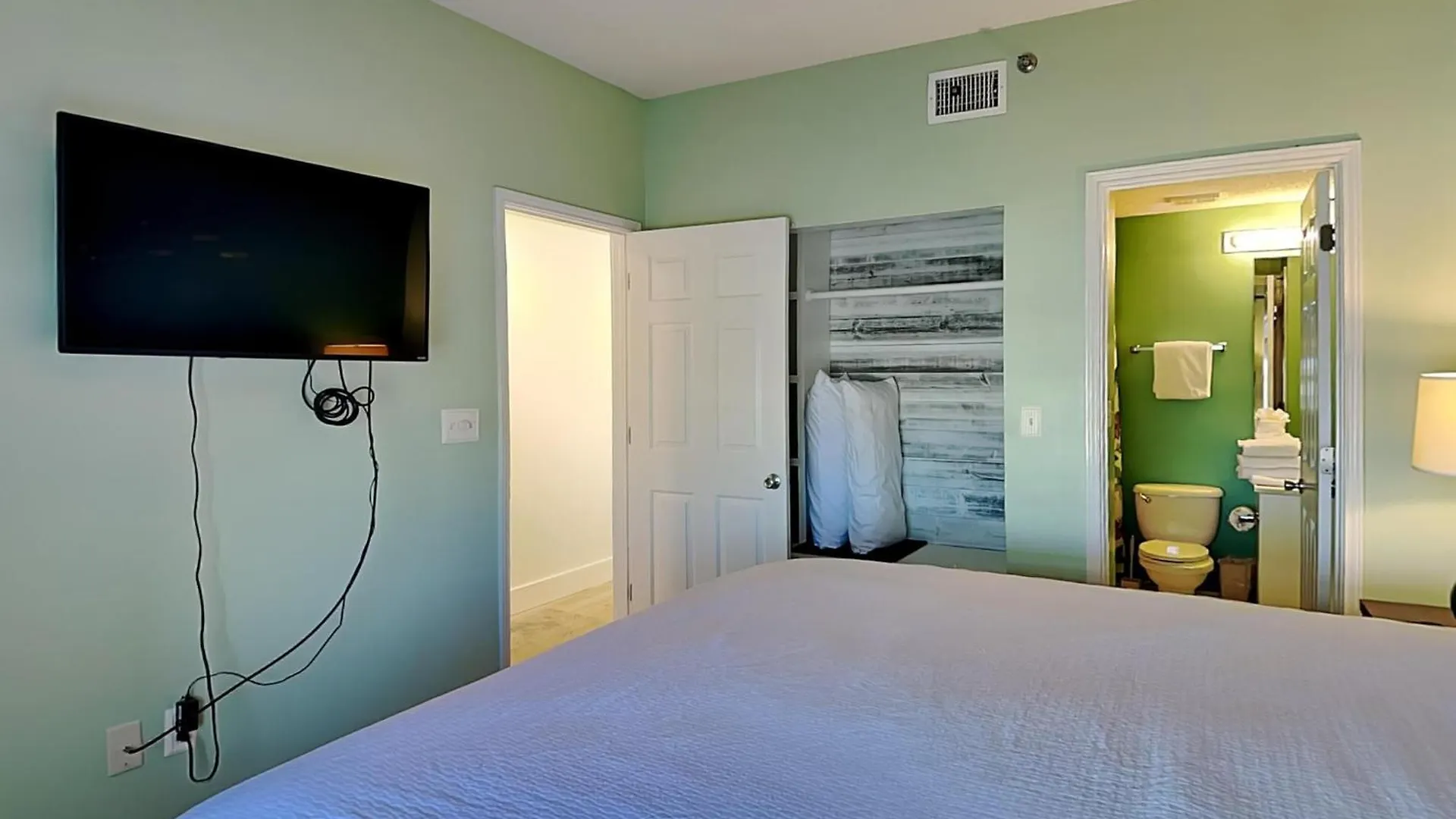 Sterling Sands #603 Apartment *