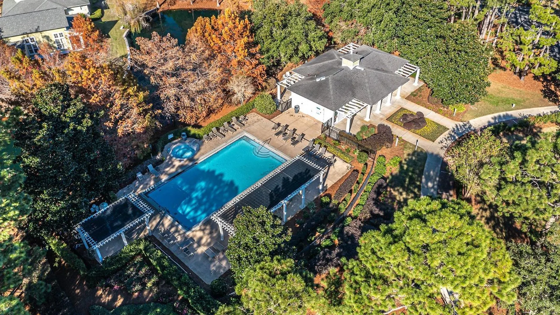 1352 Laurel Grove *