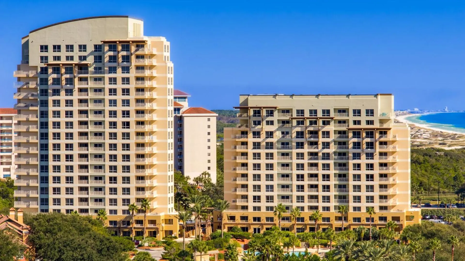 Hotel Luau 6834 Miramar Beach