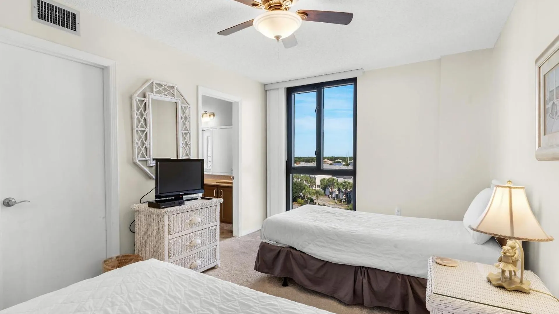 Enclave 605a Holiday home *