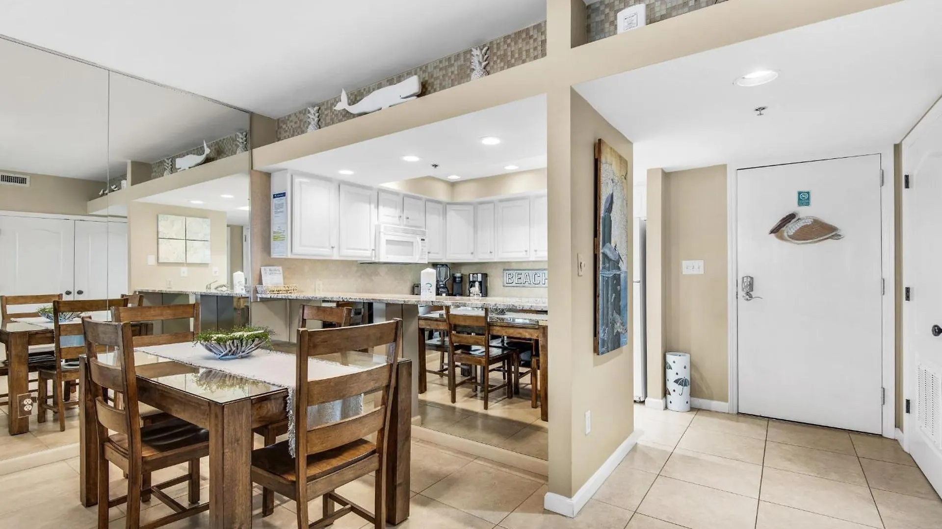 East Pass 102 Apartment