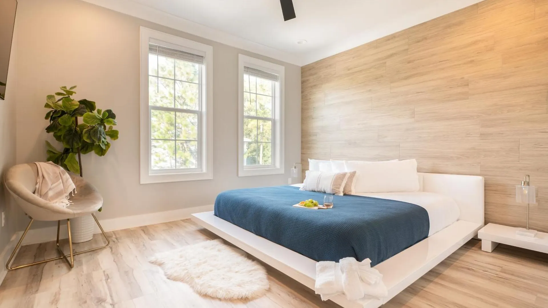 Edgewater By Avantstay Gorgeous Character Lakefront W Private Dock Holiday home Destin