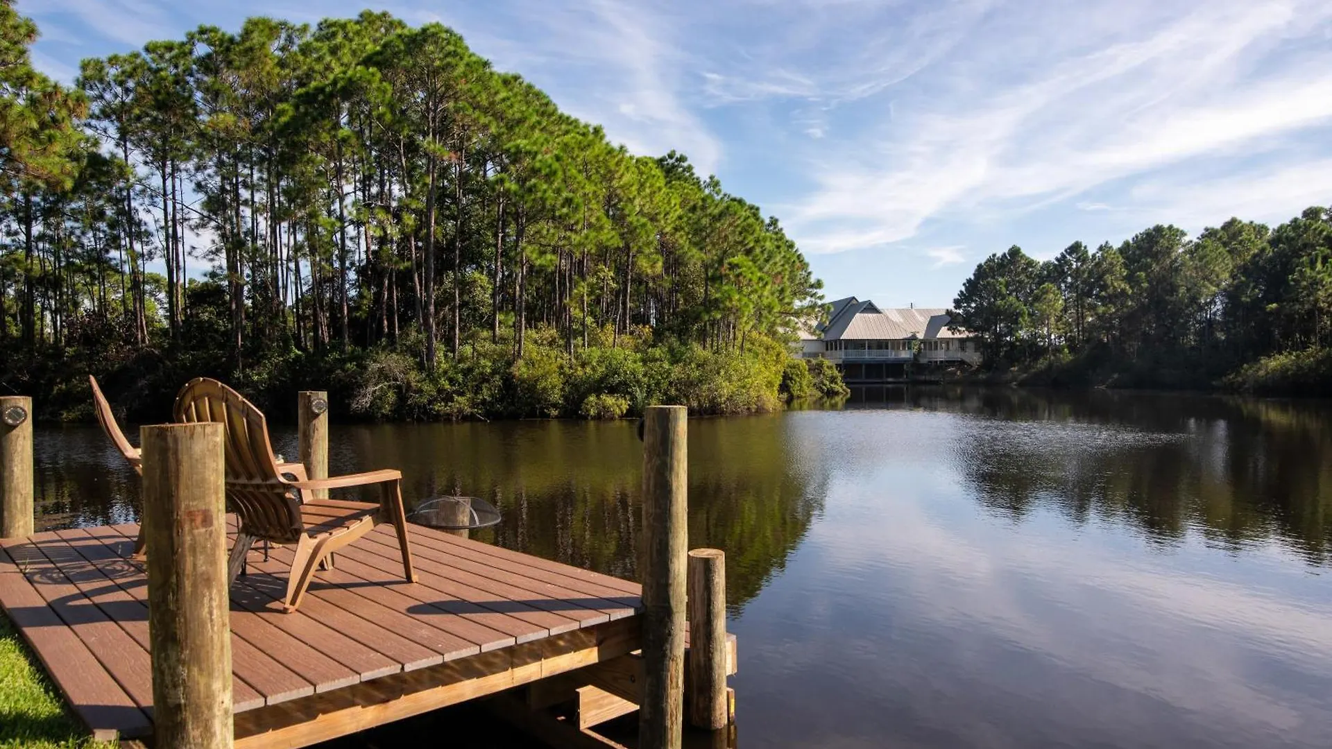 Edgewater By Avantstay Gorgeous Character Lakefront W Private Dock Holiday home