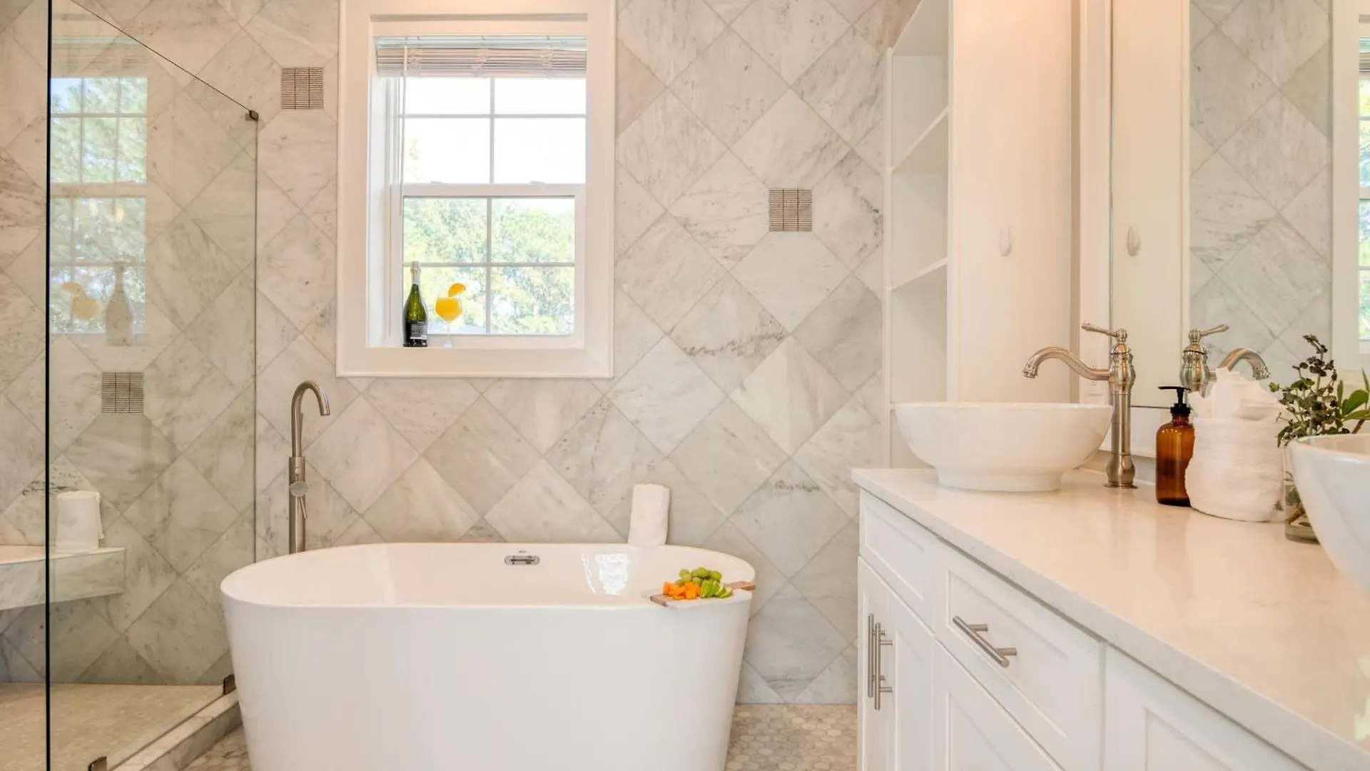 Edgewater By Avantstay Gorgeous Character Lakefront W Private Dock Holiday home Destin