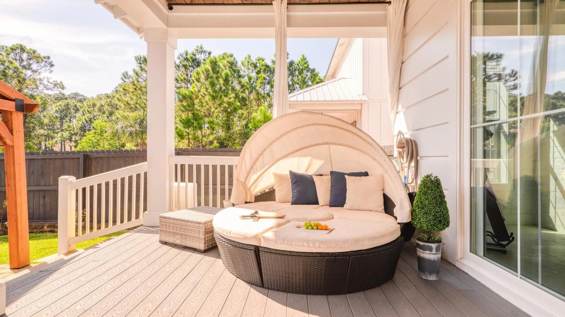 Edgewater By Avantstay Gorgeous Character Lakefront W Private Dock Destin