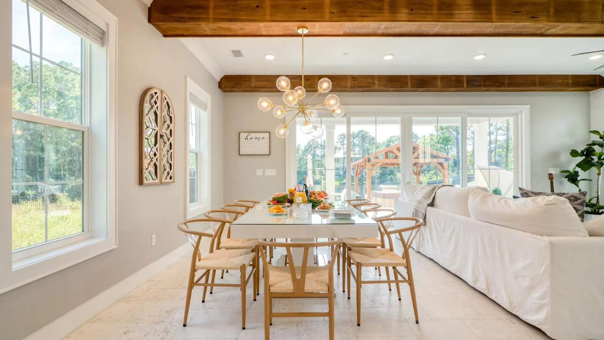 Edgewater By Avantstay Gorgeous Character Lakefront W Private Dock Holiday home