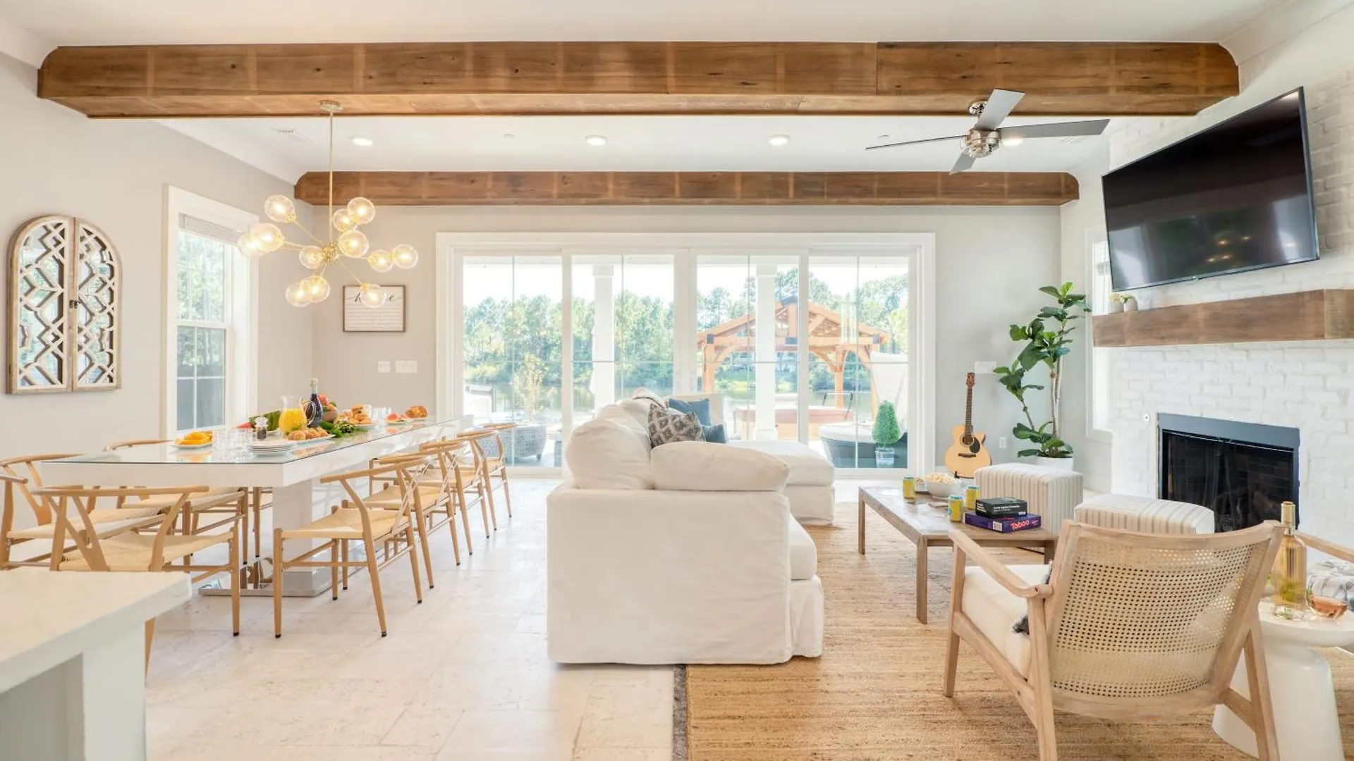 Edgewater By Avantstay Gorgeous Character Lakefront W Private Dock Holiday home *