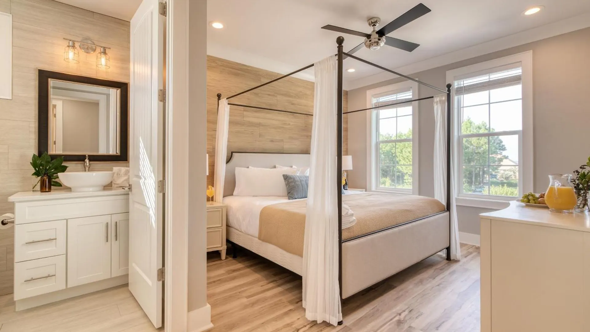 Holiday home Edgewater By Avantstay Gorgeous Character Lakefront W Private Dock Destin