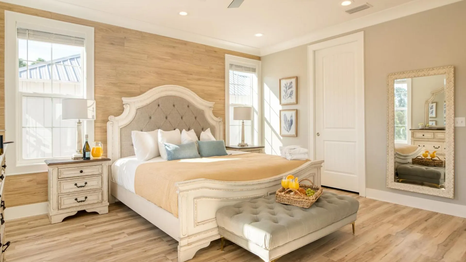 Edgewater By Avantstay Gorgeous Character Lakefront W Private Dock Holiday home