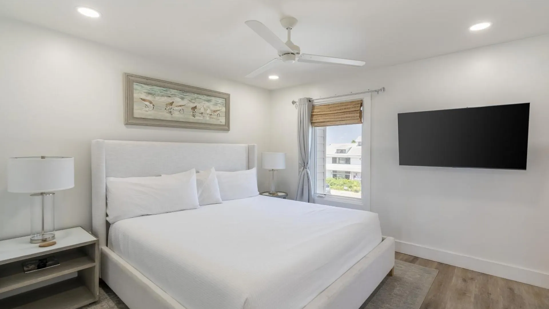 Backyard By Avantstay Oceanfront Paradise