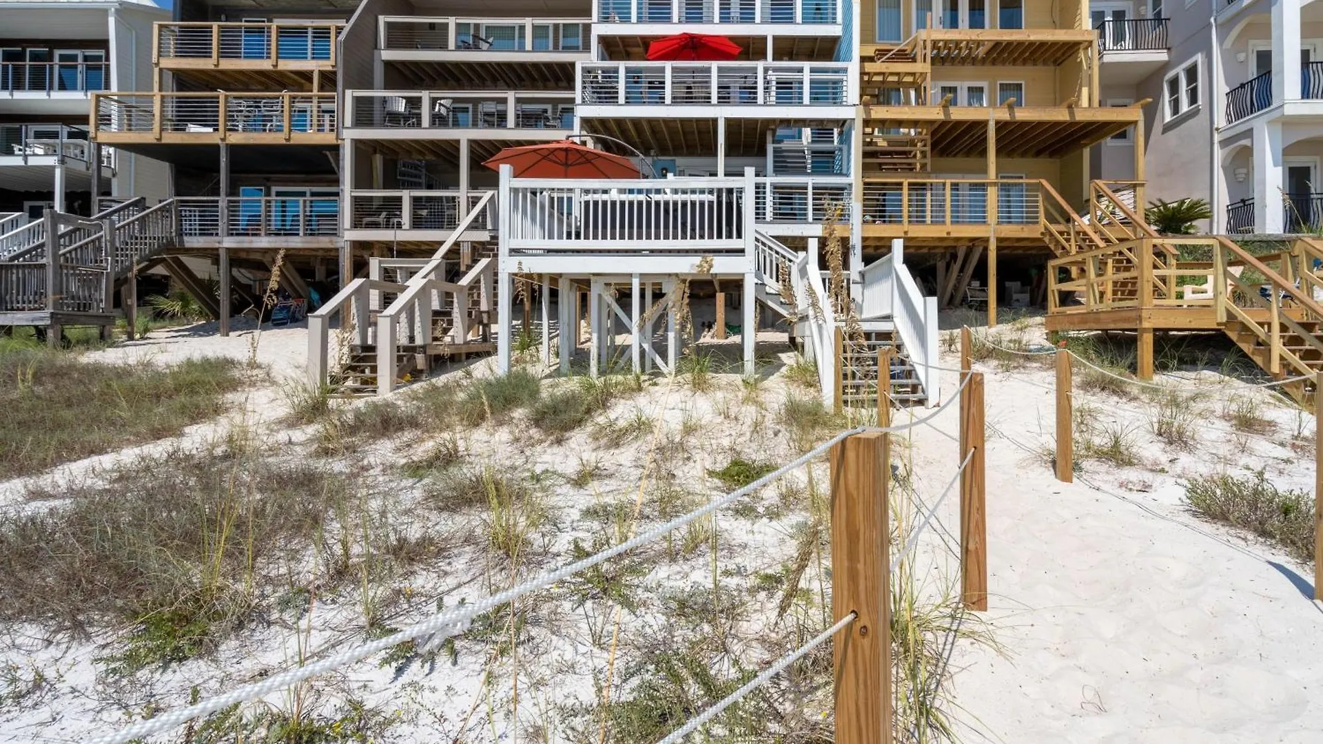 Holiday home Backyard By Avantstay Oceanfront Paradise *