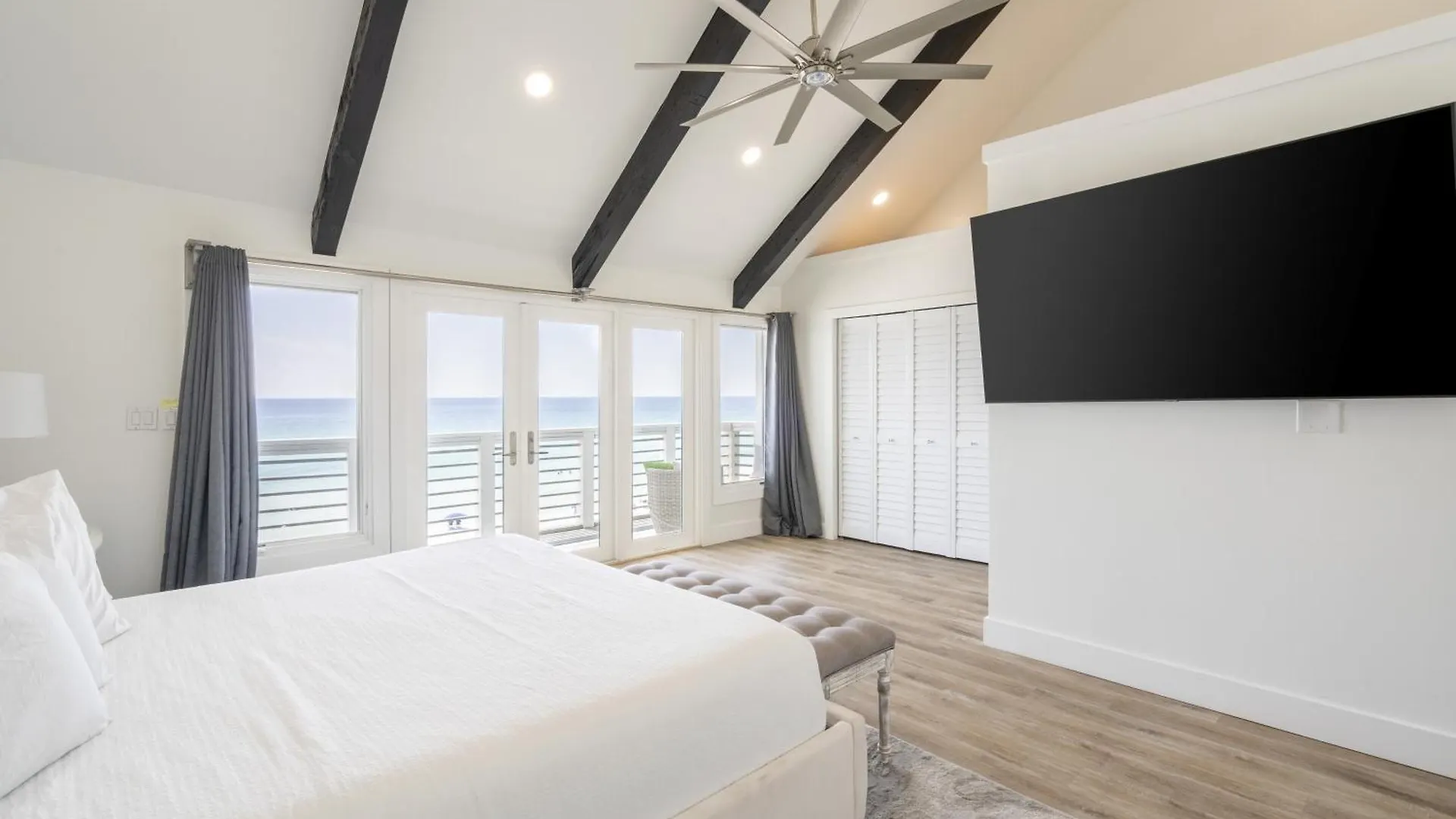 Backyard By Avantstay Oceanfront Paradise Destin