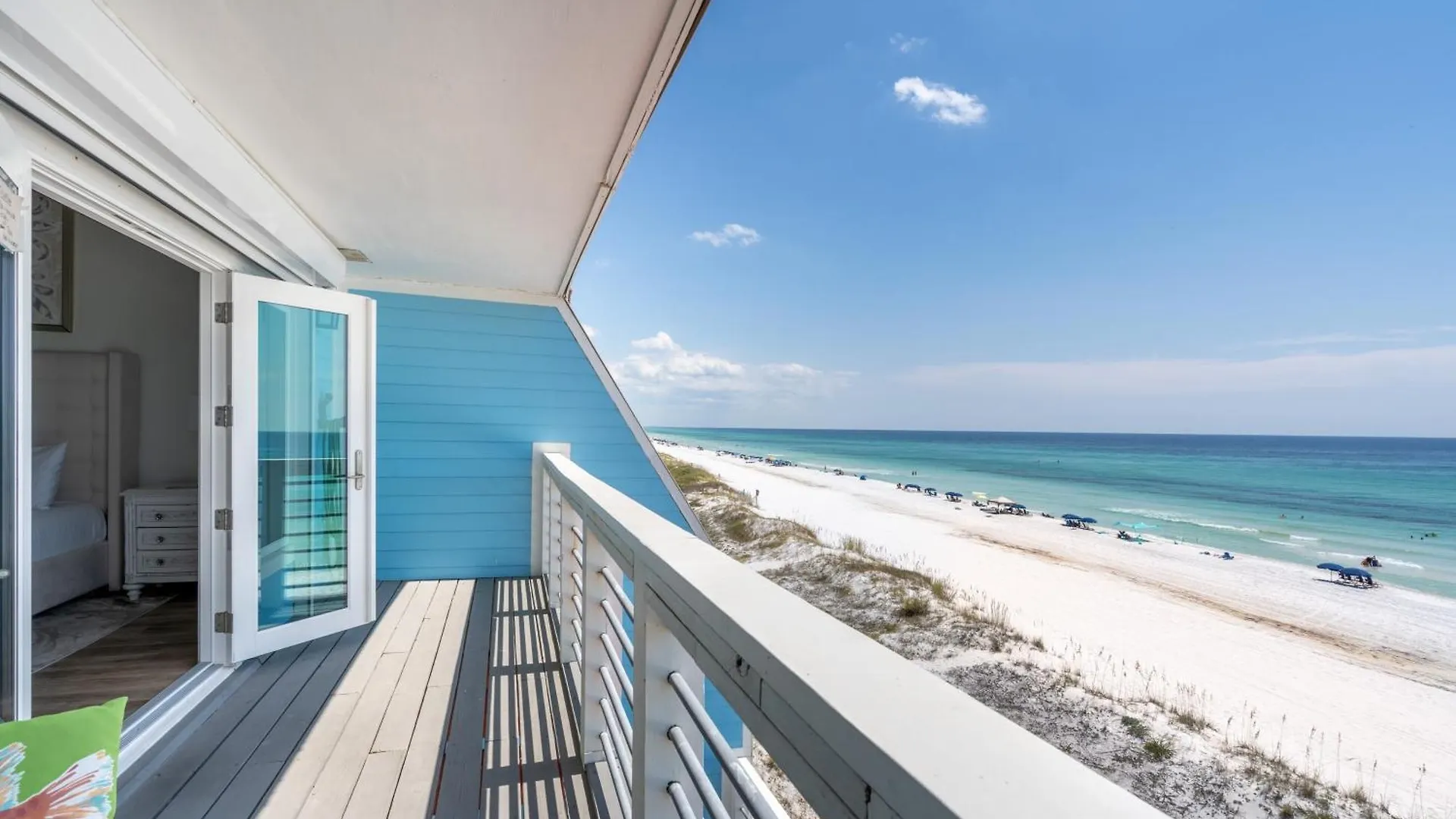Backyard By Avantstay Oceanfront Paradise Holiday home Destin
