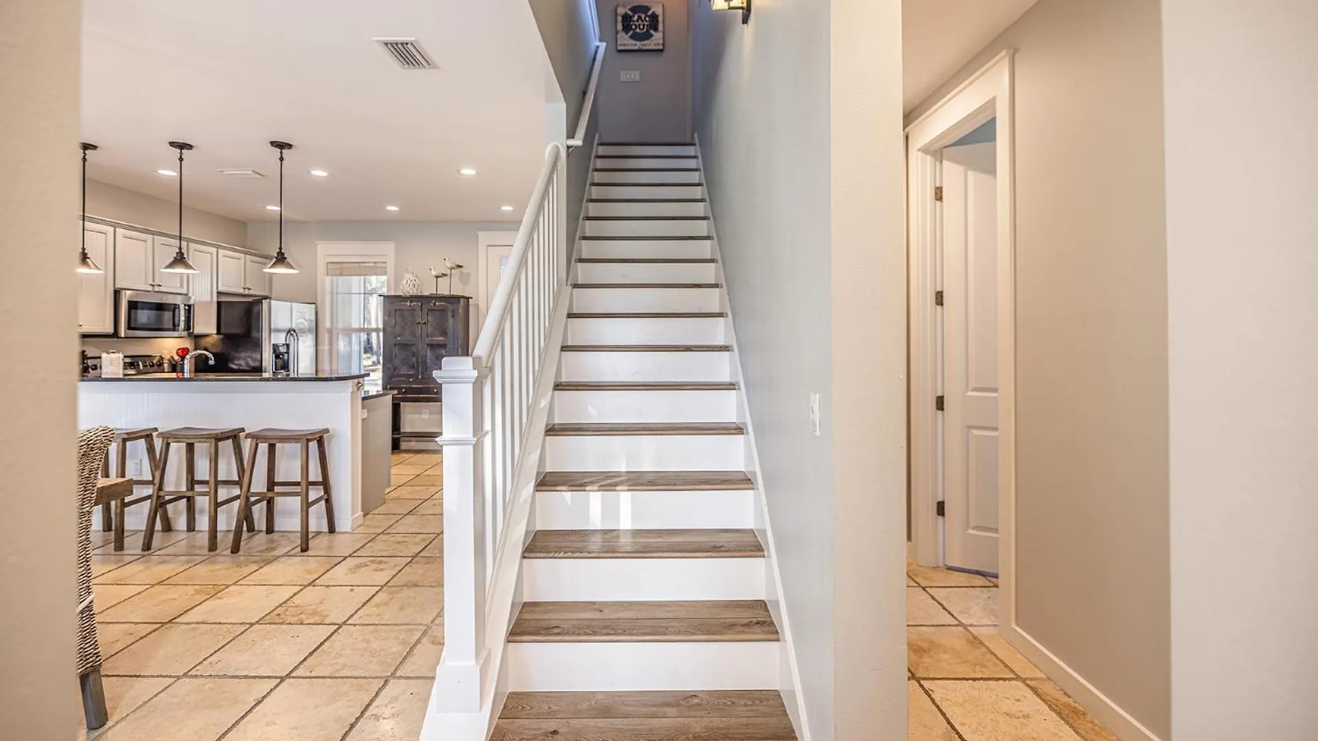 1282 Laurel Grove