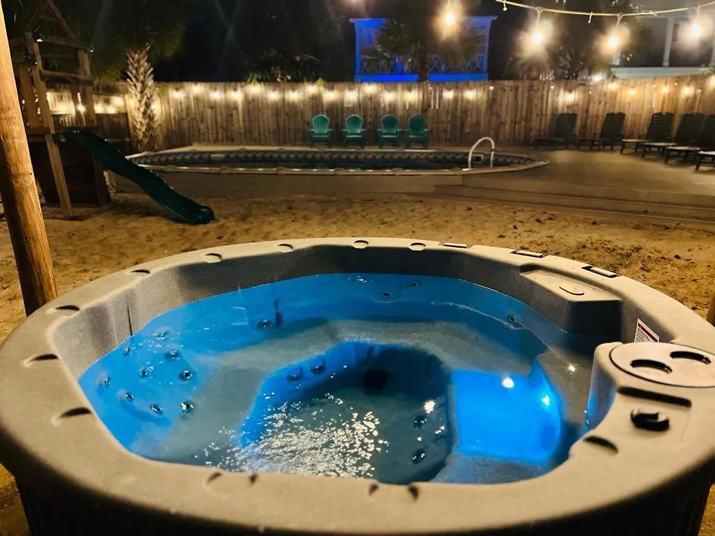 Zula Vacation Home, Sleeps 16, Private Heated Pool, 4min Walk To The Beach, Pets Welcome, Fenced Yard דסטין